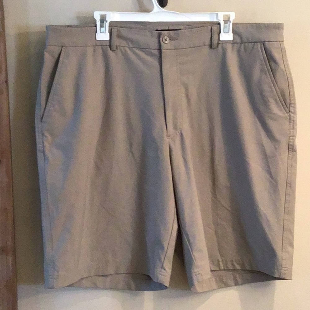 414 ⚡️EUC Kirkland Signature Men’s Shorts⚡️